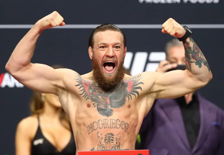 Biv&scaron;i UFC-ov prvak Conor McGregor borit će se protiv Donalda Cerronea u noći sa subote na nedjelju u Las Vegasu. Bit će ovo prvi meč irskog borca nakon 6. listopada pretpro&scaron;le godine kada je izgubio borbu za pojas od Khabiba Nurmagomedova. Borci su odradili službeno vaganje prije borbe. 
Foto: USA TODAY Network / ddp USA / Profimedia