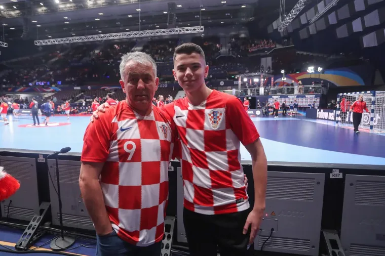 18.01.2020., Wiener Stadthalle, Bec - Europsko rukometno prvenstvo, skupina I, 2. kolo. Hrvatski navijaci polako pristizu u dvoranu. 
Photo: Luka Stanzl/PIXSELL