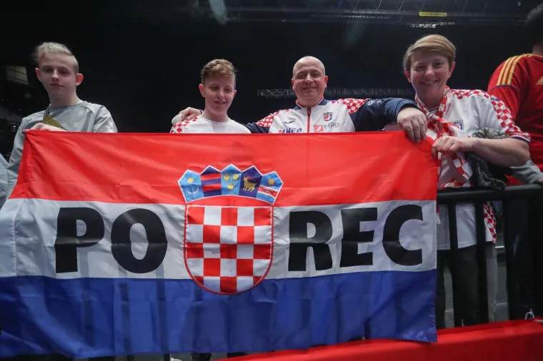 18.01.2020., Wiener Stadthalle, Bec - Europsko rukometno prvenstvo, skupina I, 2. kolo. Hrvatski navijaci polako pristizu u dvoranu. 
Photo: Luka Stanzl/PIXSELL