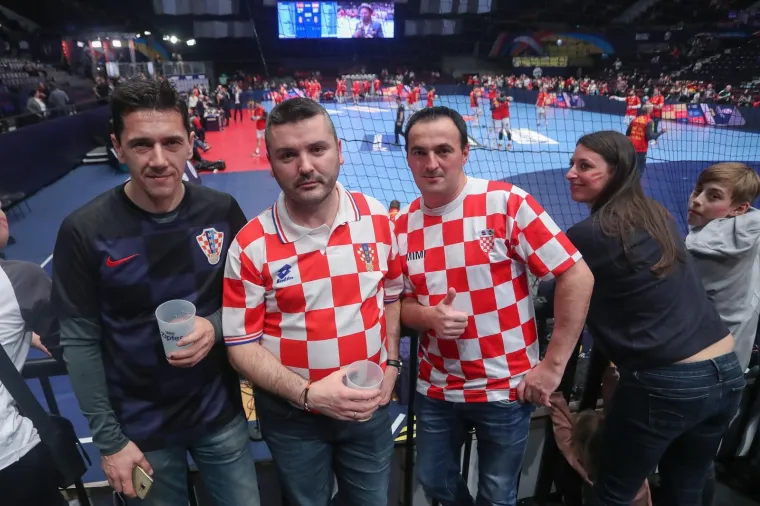 18.01.2020., Wiener Stadthalle, Bec - Europsko rukometno prvenstvo, skupina I, 2. kolo. Hrvatski navijaci polako pristizu u dvoranu. 
Photo: Luka Stanzl/PIXSELL