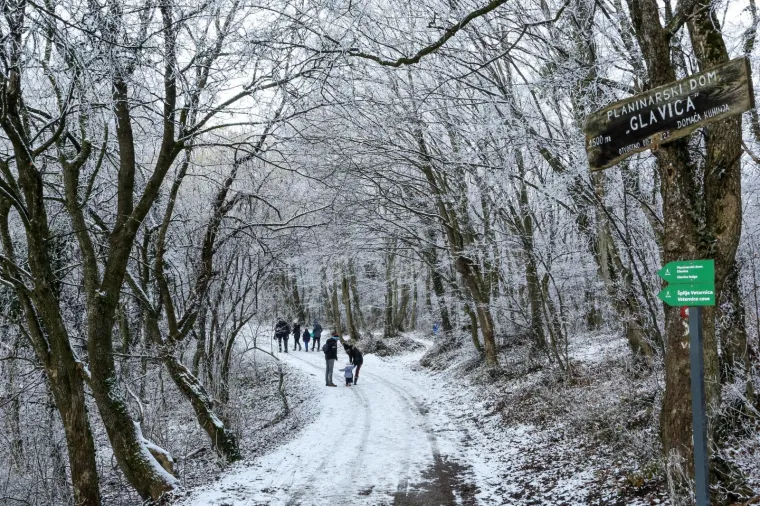 Prava zima: U Zagrebu pao prvi snijeg!