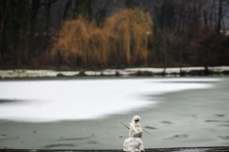 Prava zima: U Zagrebu pao prvi snijeg!