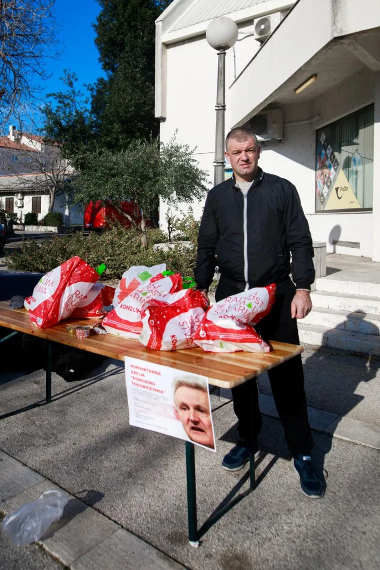 'POMOZIMO TODORIĆIMA': U Splitu prikupljali hranu i higijenske potrep&scaron;tine za 'Gazdu'