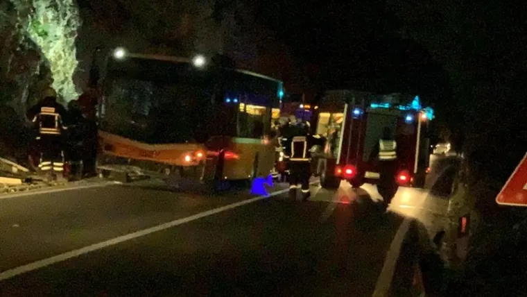 Sudar auta i autobusa kod Dubrovnika: Vozačica prebrzo vozila, teže je ozlijeđena