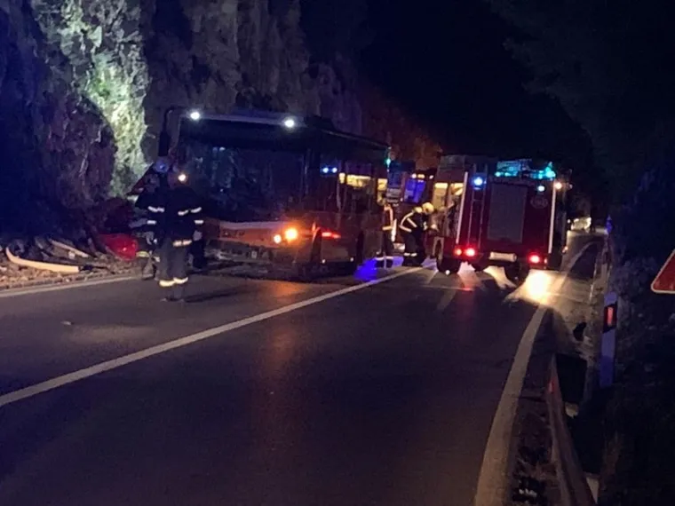 Sudar auta i autobusa kod Dubrovnika: Vozačica prebrzo vozila, teže je ozlijeđena