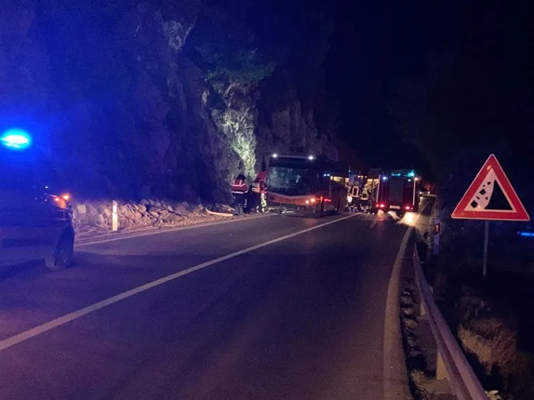 Sudar auta i autobusa kod Dubrovnika: Vozačica prebrzo vozila, teže je ozlijeđena