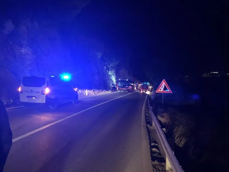 Sudar auta i autobusa kod Dubrovnika: Vozačica prebrzo vozila, teže je ozlijeđena