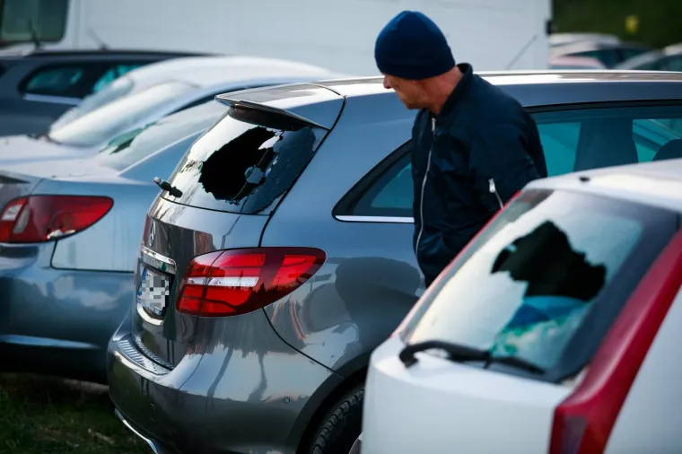 Muškarac u Splitu noćas je oštetio 21 parkirani automobil!