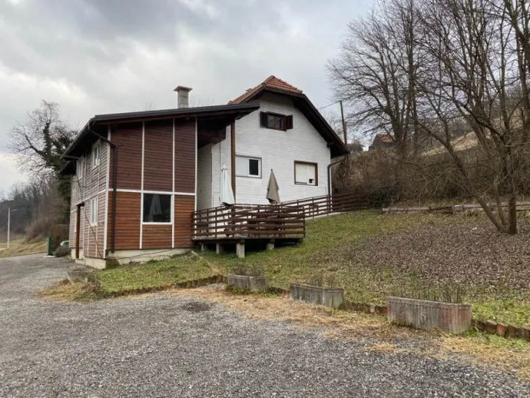 Prodaje se dio doma u kojem je poginulo &scaron;est osoba! Vlasnik se hitno želi rije&scaron;iti kuće s deset soba