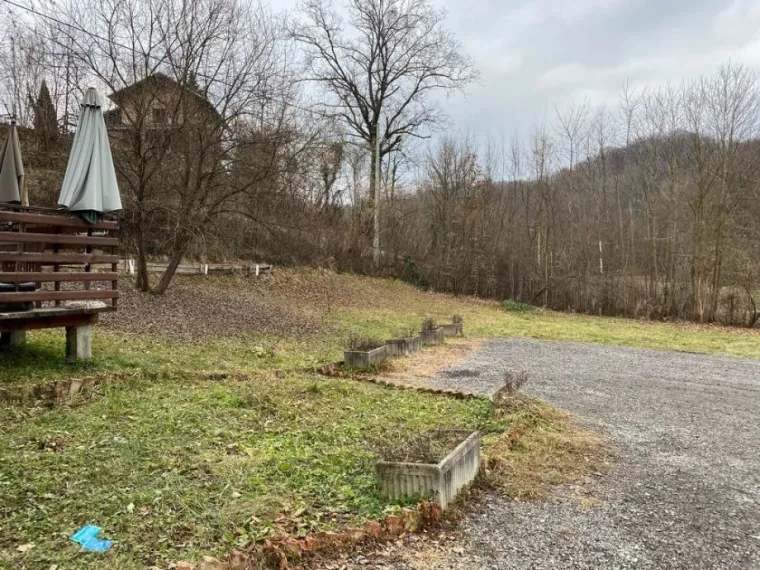 Prodaje se dio doma u kojem je poginulo &scaron;est osoba! Vlasnik se hitno želi rije&scaron;iti kuće s deset soba