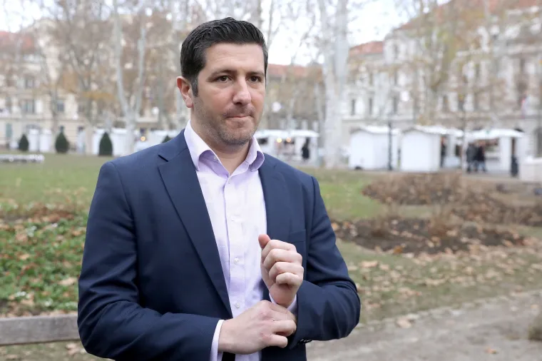 Troškovi i primitci Dejana KOoača iznosili su nešto više od 84.000 kuna, od donatora je prikupio 61.800, od HSLS-a, koji ga je kandidirao, 22.600 kuna.