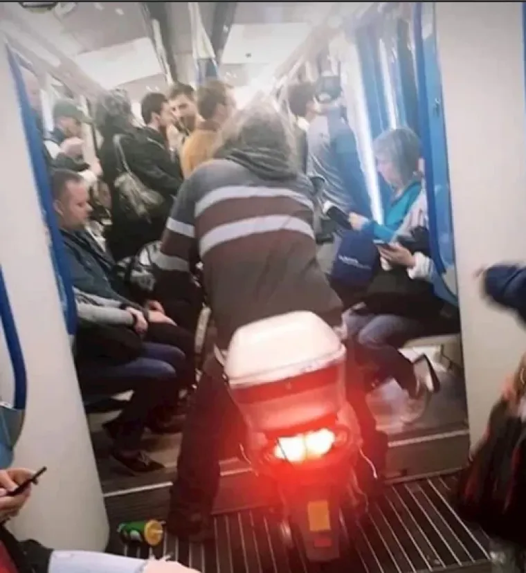 Dno dna: ljudi objavljuju fotografije nemarnih putnika koji nikad nisu čuli za pristojnost