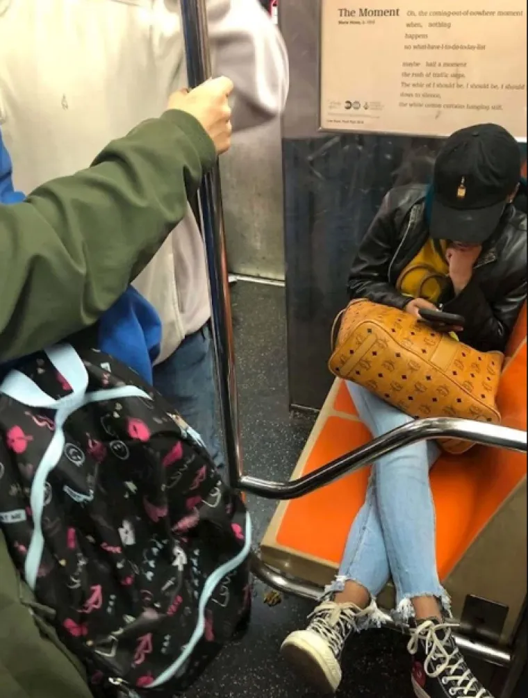 Dno dna: ljudi objavljuju fotografije nemarnih putnika koji nikad nisu čuli za pristojnost