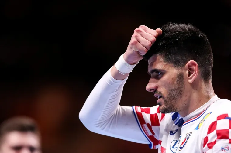 [FOTO] NIKAD OVAKO EMOTIVNO NA&Scaron;I RUKOMETA&Scaron;I NISU SLAVILI: Prizori iza kulise ostavit će vas bez teksta