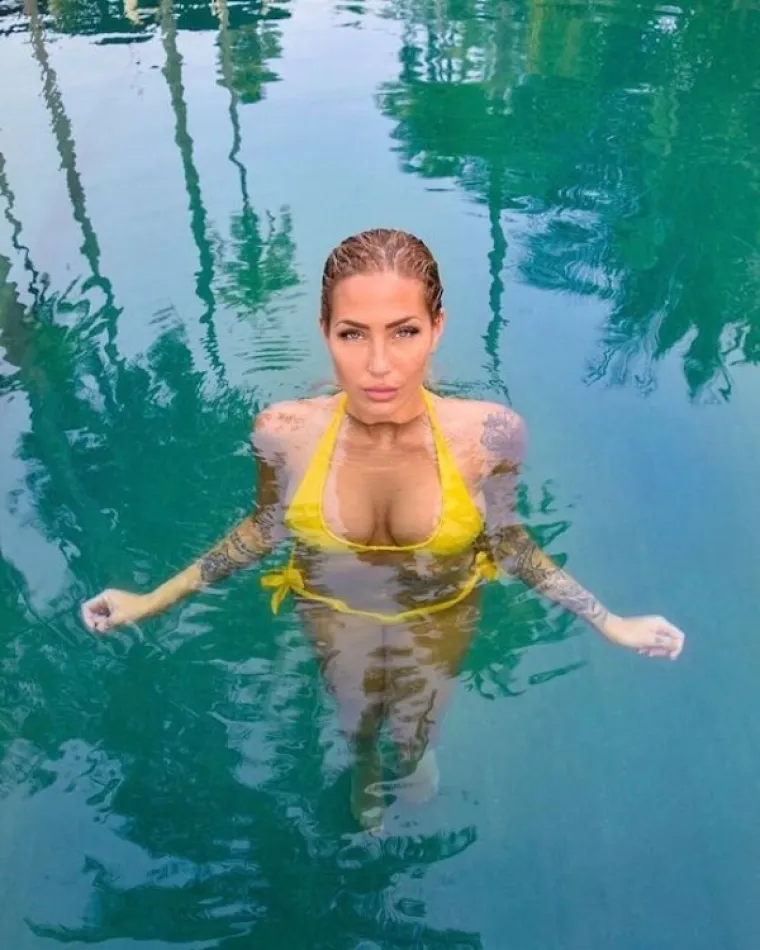 NJIMA SE NIJE DALO ČEKATI LJETO: Oti&scaron;le u toplije krajeve i pokazale &scaron;to skrivaju ispod odjeće