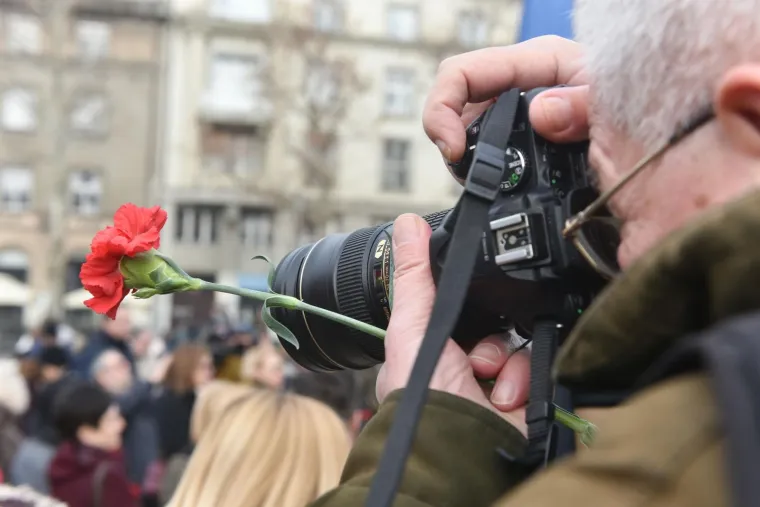 75 karanfila za žrtve holokausta na Trgu žrtava fa&scaron;izma: 'Nisu samo Židovi oni koji trebaju čuvati sjećanje na te događaje'
