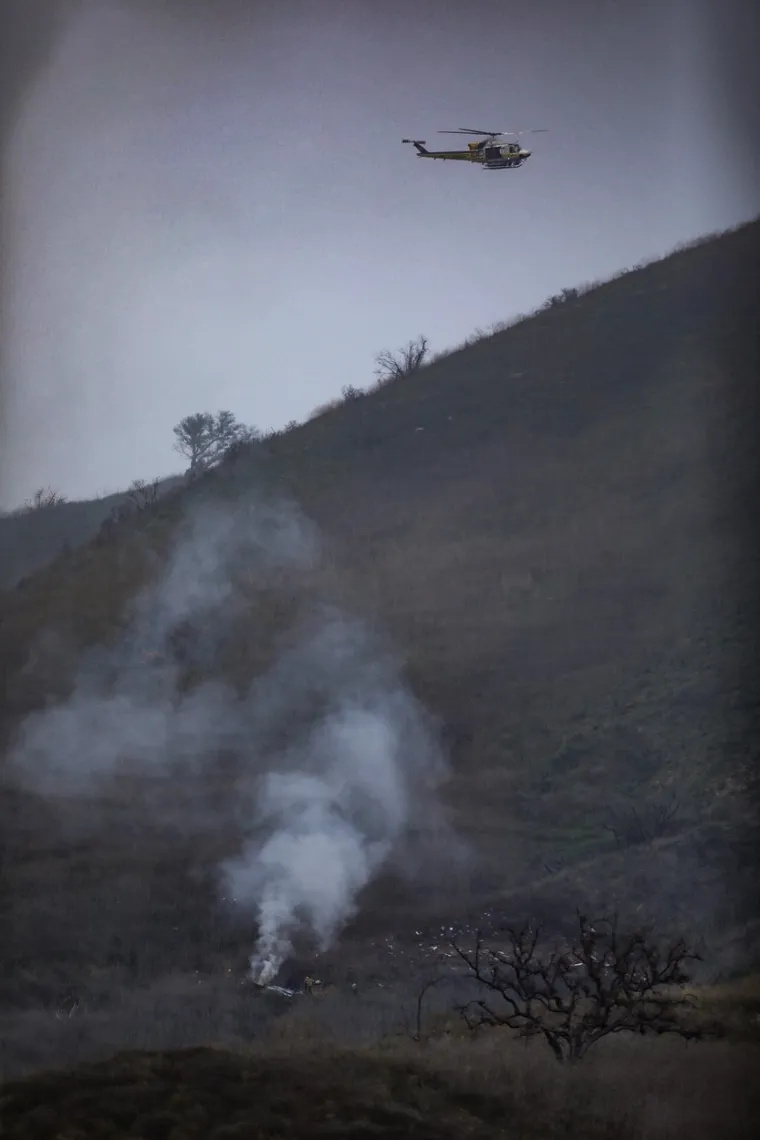 [FOTO] PRIZORI STRAVE I UŽASA: Ovo je mjesto pogibije jednog od najvećih ko&scaron;arka&scaron;a ikad; Helikopter je pao iznad Calabasasa