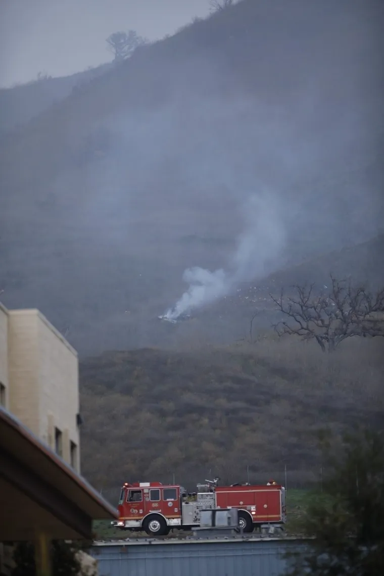 [FOTO] PRIZORI STRAVE I UŽASA: Ovo je mjesto pogibije jednog od najvećih ko&scaron;arka&scaron;a ikad; Helikopter je pao iznad Calabasasa