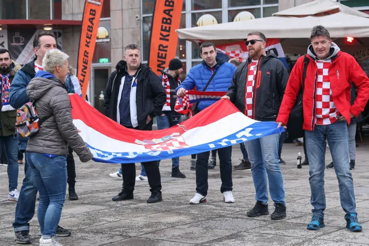 TISUĆE HRVATSKIH NAVIJAČA U STOCKHOLMU: Kauboji će imati ogromnu podršku u finalu