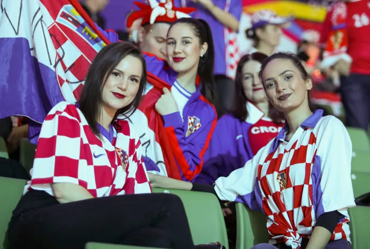 ZBOG NJIH ĆE TEMPERATURA NA TRIBINAMA BITI ZNATNO VIŠA: I ove ljepotice došle su dati podršku Kaubojima