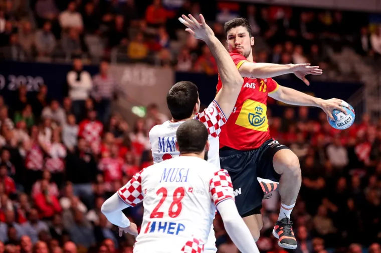 26.01.2020., Tele 2 Arena, Stockholm - Europsko rukometno prvenstvo, finale, Spanjolska - Hrvatska. 
Marko Mamic, Alex Dujshebaev Dobichevaeva. 
Photo: Luka Stanzl/PIXSELL
