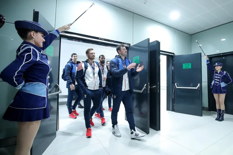 Srebrni Kauboji sletjeli su u Zagreb! Dočekali su ih vjerni navijači u odličnom raspoloženju