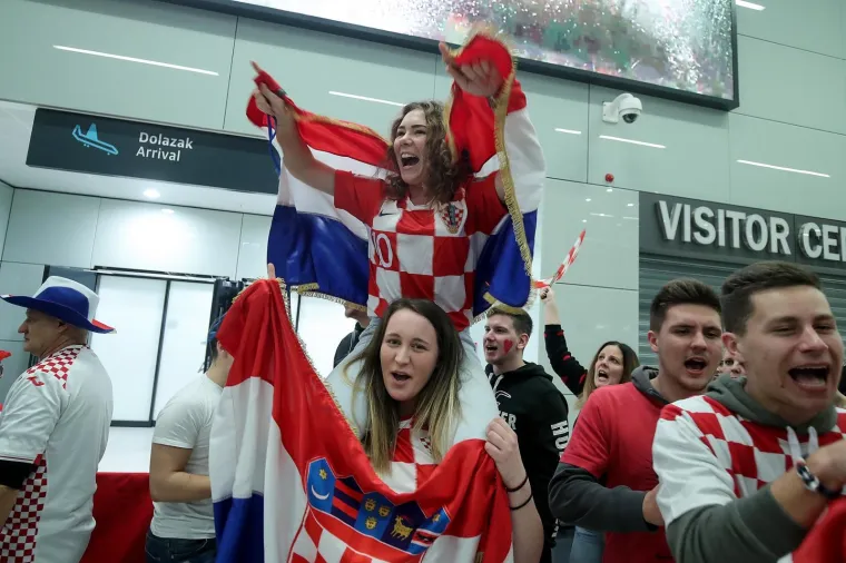 Srebrni Kauboji sletjeli su u Zagreb! Dočekali su ih vjerni navijači u odličnom raspoloženju