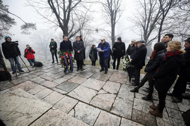 Obilježen Dan sjećanja na žrtve holokausta u BiH: 'Moramo svima poručiti da zlo neće proći"