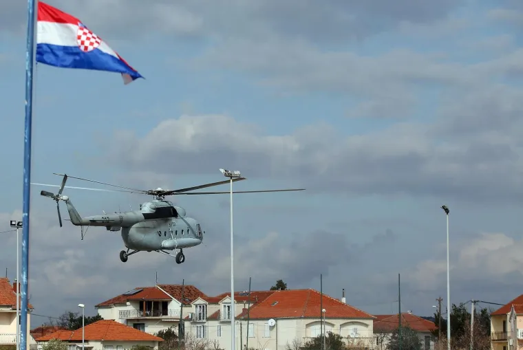 PAD VOJNOG HELIKOPTERA KOD ZLARINA: Potvrđeno je da je riječ o Kiowa Warrioru