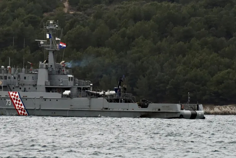 Tragedija u Zlarinskom kanalu, poginula dva pilota: Brod izvukao dijelove helikoptera