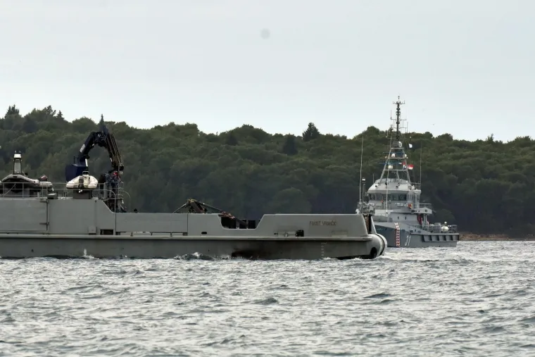 Tragedija u Zlarinskom kanalu, poginula dva pilota: Brod izvukao dijelove helikoptera