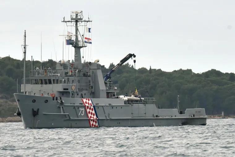 Tragedija u Zlarinskom kanalu, poginula dva pilota: Brod izvukao dijelove helikoptera