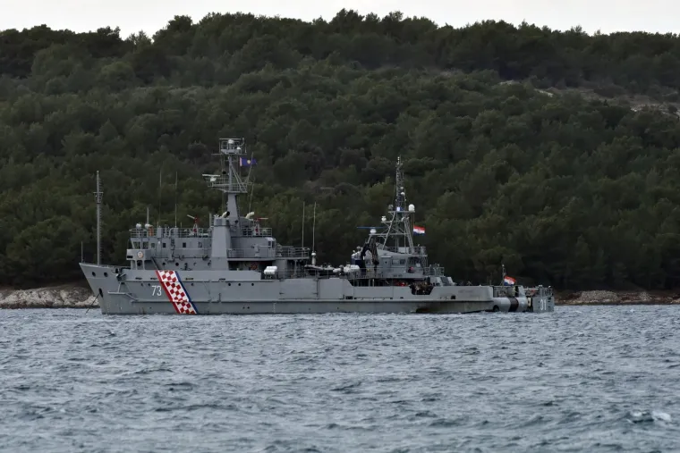 Tragedija u Zlarinskom kanalu, poginula dva pilota: Brod izvukao dijelove helikoptera