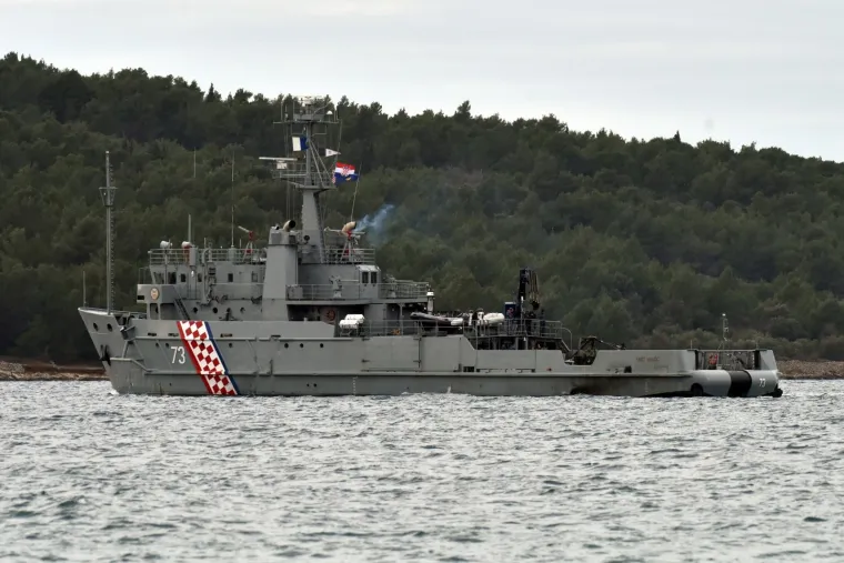 Tragedija u Zlarinskom kanalu, poginula dva pilota: Brod izvukao dijelove helikoptera