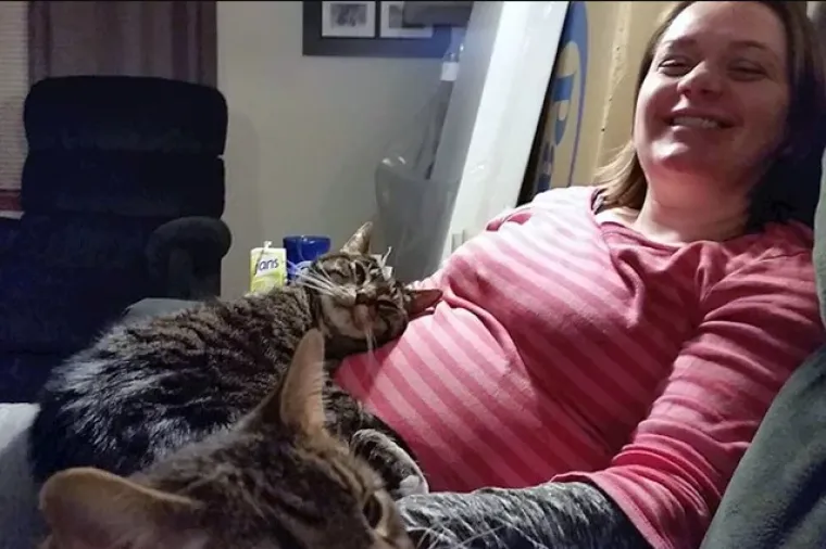 Puni ljubavi: Pogledajte kako ovi ljubimci maze i paze svoje trudne vlasnice