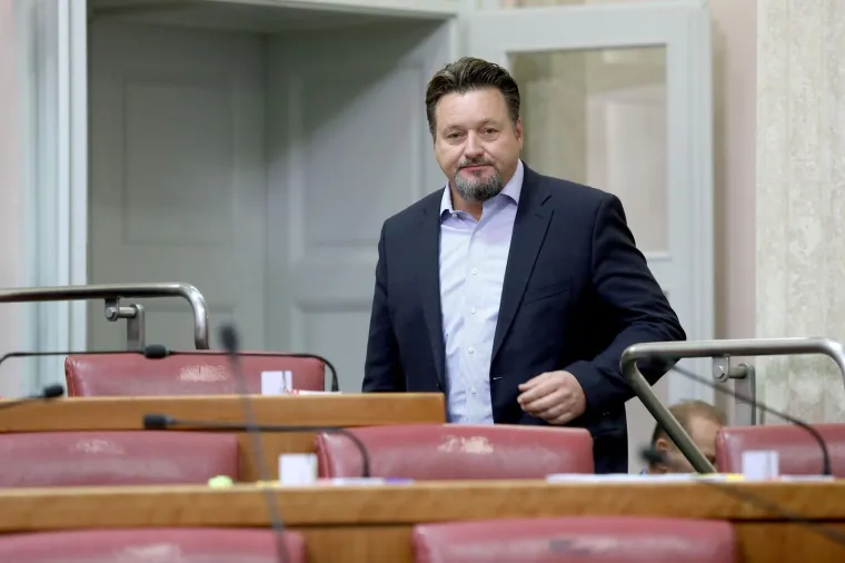 Vlada Andreja Plenkovića kao kolodvor: Pogledajte kojih 14 ministara ju je napustilo u ove tri godine!