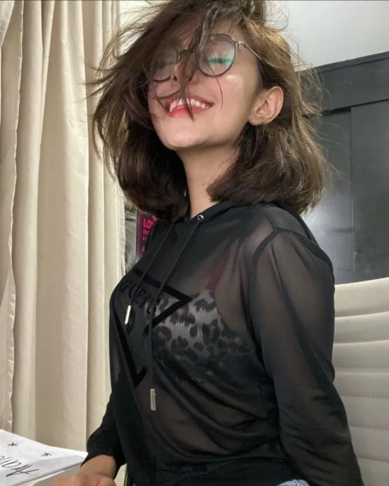 NIKOME NAOČALE NE STOJE TAKO DOBRO KAO &Scaron;TO STOJE NJIMA: Čuvajte oči jer nakon ovih slika i vama bi mogle zatrebati jedne