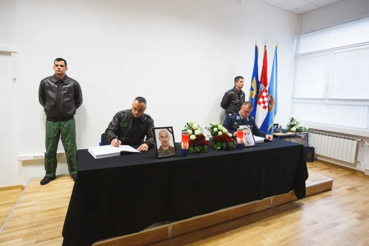 Velika tuga u Zemuniku za poginulim pilotima: 'Dragi Tomislave, ljudina moja, kolega, pilot i prijatelj...'