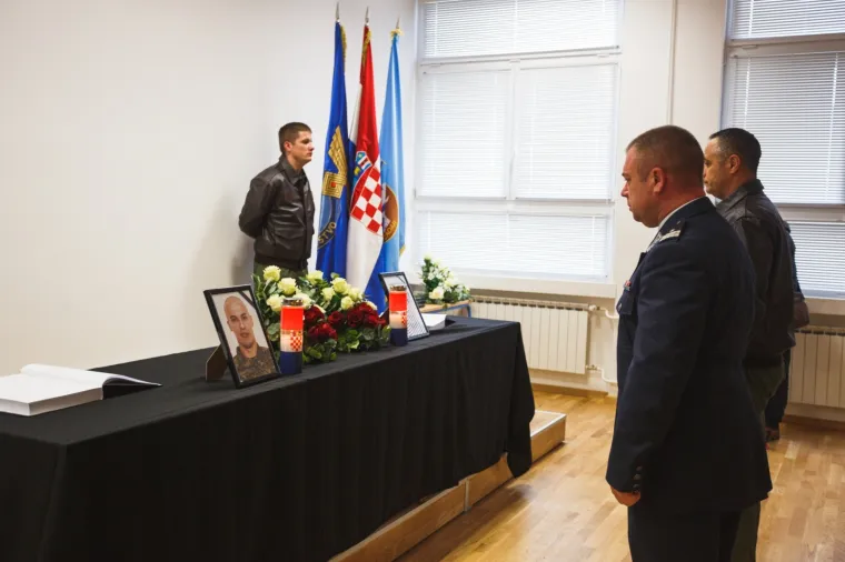 Velika tuga u Zemuniku za poginulim pilotima: 'Dragi Tomislave, ljudina moja, kolega, pilot i prijatelj...'