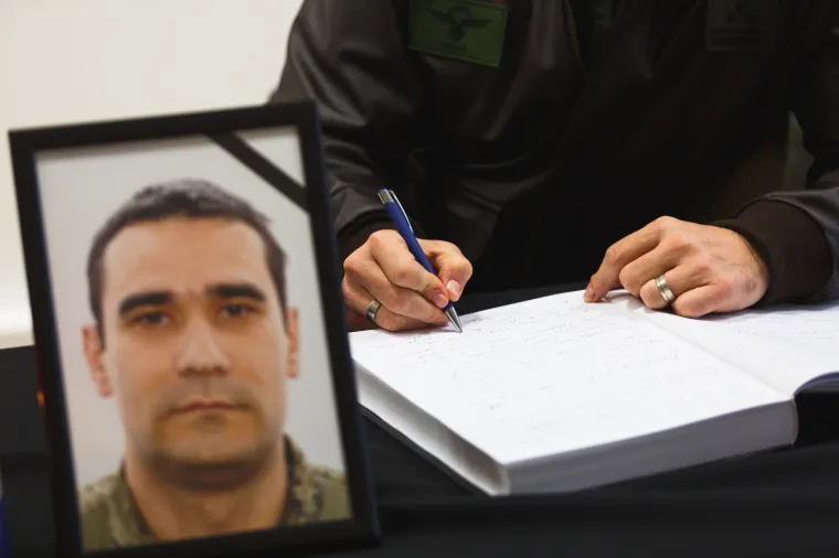 Velika tuga u Zemuniku za poginulim pilotima: 'Dragi Tomislave, ljudina moja, kolega, pilot i prijatelj...'