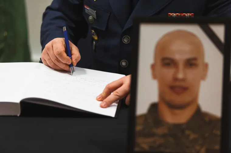 Velika tuga u Zemuniku za poginulim pilotima: 'Dragi Tomislave, ljudina moja, kolega, pilot i prijatelj...'