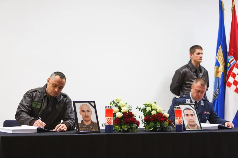 Velika tuga u Zemuniku za poginulim pilotima: 'Dragi Tomislave, ljudina moja, kolega, pilot i prijatelj...'