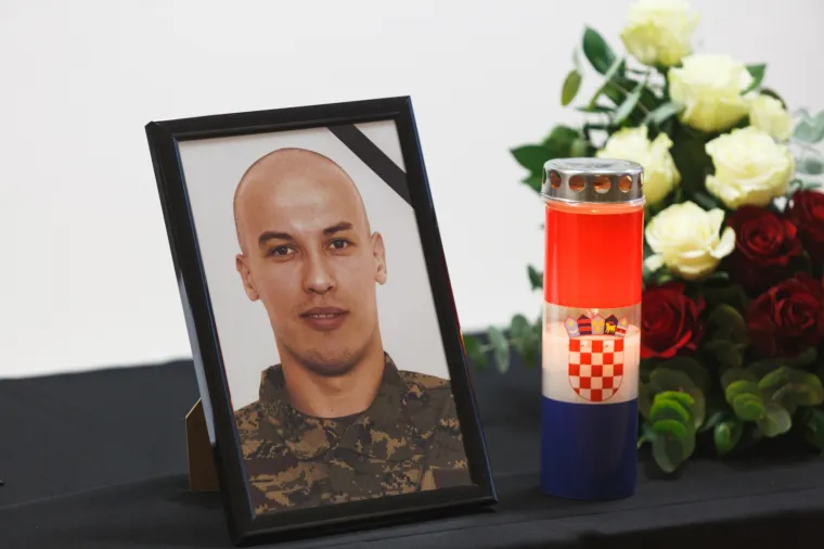 Velika tuga u Zemuniku za poginulim pilotima: 'Dragi Tomislave, ljudina moja, kolega, pilot i prijatelj...'