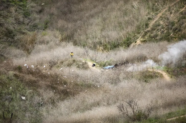 [FOTO] STRAVA I UŽAS: Mjesto pada Kobeovog helikoptera krije mračnu tajnu; Otkriven novi detalj koji ledi krv u žilama