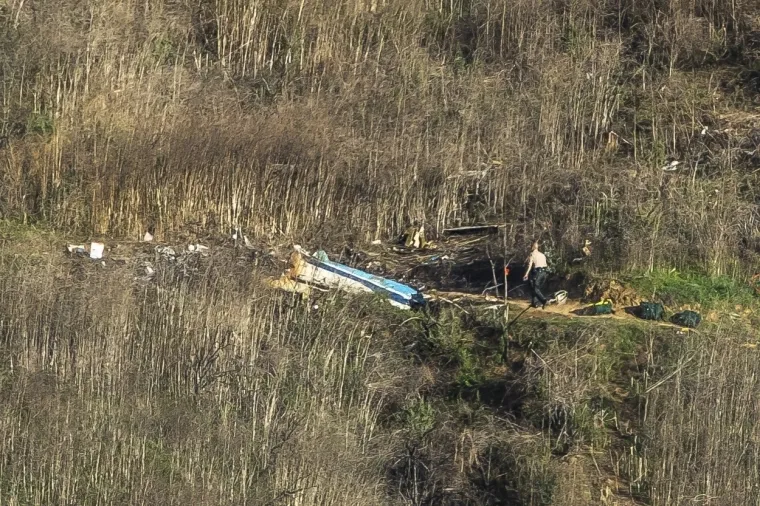 [FOTO] STRAVA I UŽAS: Mjesto pada Kobeovog helikoptera krije mračnu tajnu; Otkriven novi detalj koji ledi krv u žilama