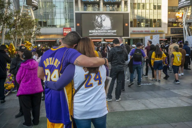 [FOTO] TUGA ZA KOBEOM PREGOLEMA JE: Ovi potresni prizori upravo obilaze planetu