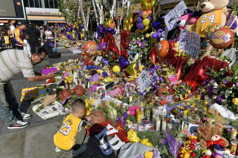 [FOTO] TUGA ZA KOBEOM PREGOLEMA JE: Ovi potresni prizori upravo obilaze planetu