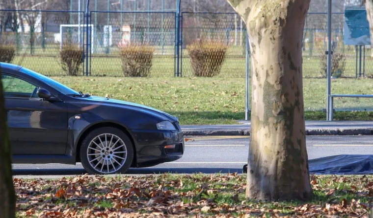 Teška nesreća u zagrebačkoj Dubravi: Auto naletio na pješaka, na licu mjesta je poginuo