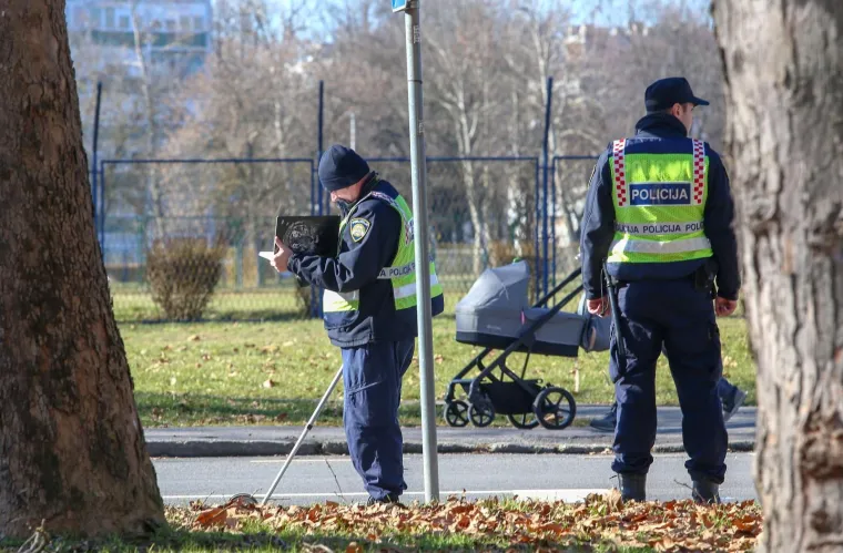 Teška nesreća u zagrebačkoj Dubravi: Auto naletio na pješaka, na licu mjesta je poginuo