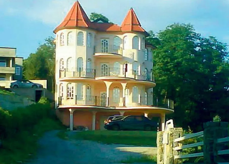 Probajte se NE nasmijati: Ovo su najneobičnije kuće u Hrvatskoj